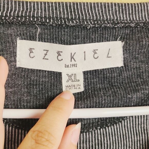 Ezekiel Henley Shirt    - Picture 4 of 7